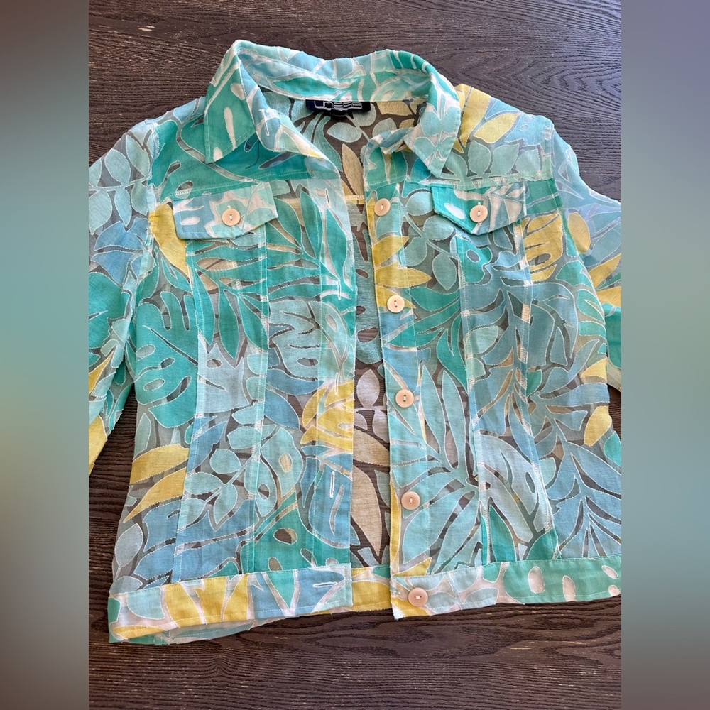 LINEAR Blue Floral Button Up Blouse Medium